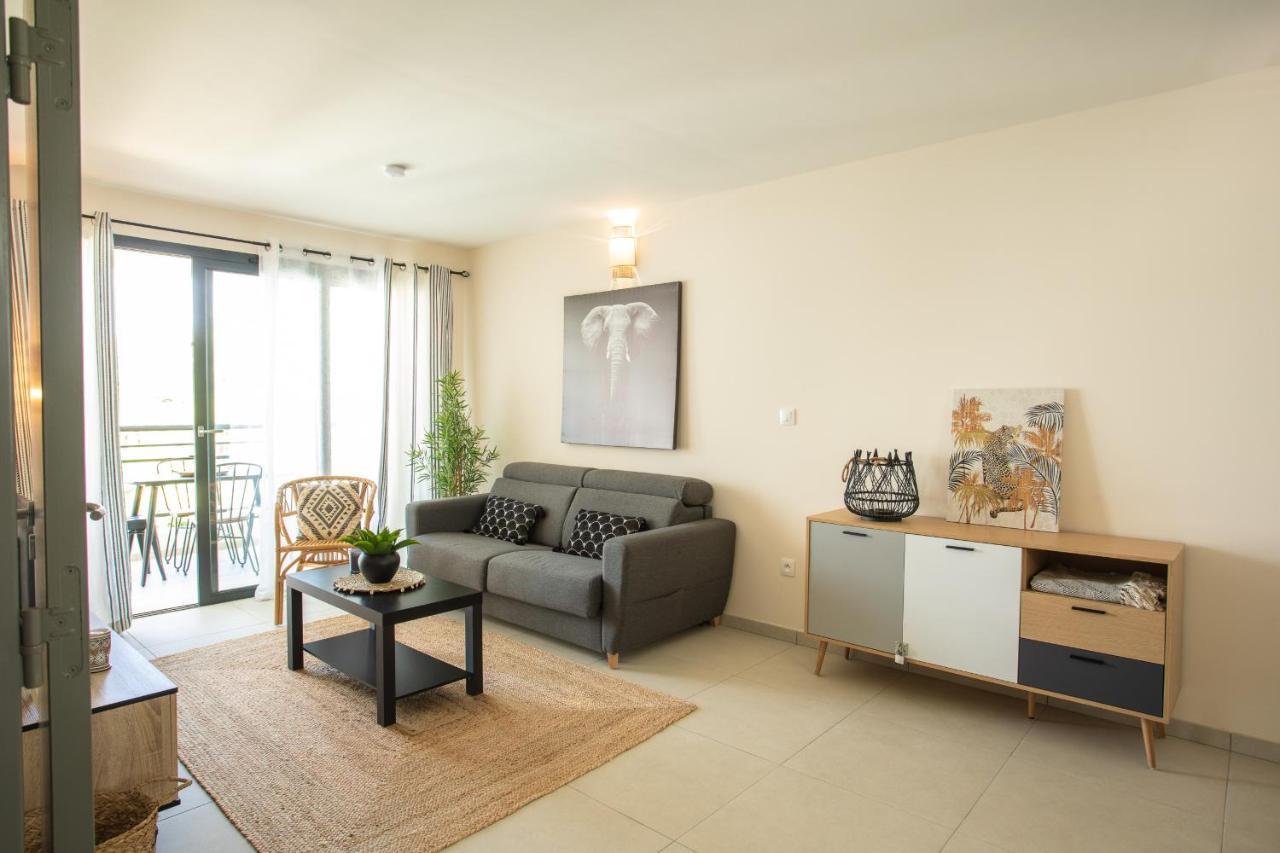 M Safirina Apartment Saint-Paul Exterior photo
